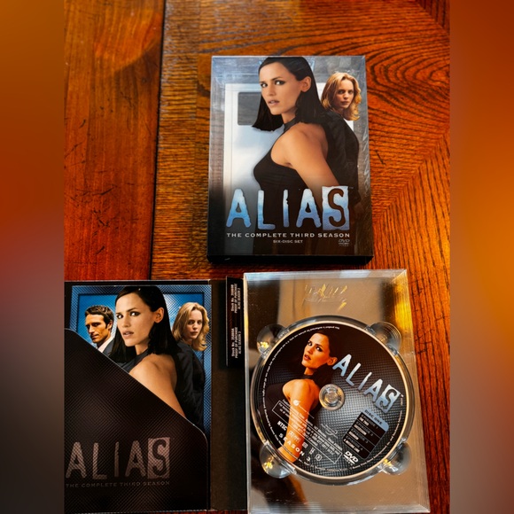 Season 1, 2, 3 & 5 of Alias DVD Video. Missing season 4 not included. - Picture 4 of 6